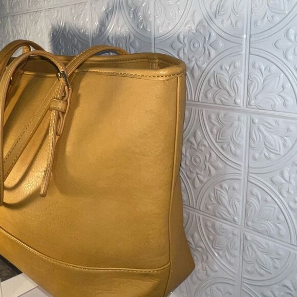 Urban Expressions Tote - Picture 4 of 9